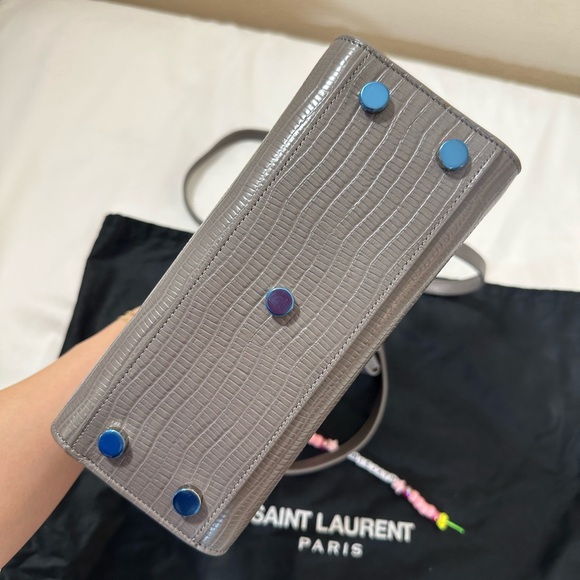 YSL Saint Laurent Lizard Embossed Calfskin Nano Sac De Jour in Fog Gray, NWOT - Picture 6 of 12